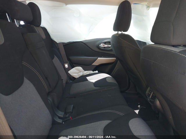 1C4PJLAB3HW669532 Jeep Cherokee Sport Fwd