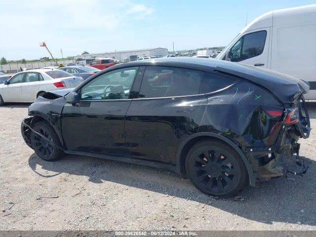 7SAYGAEE0NF575669 Tesla Model Y Long Range Dual Motor All-wheel Drive