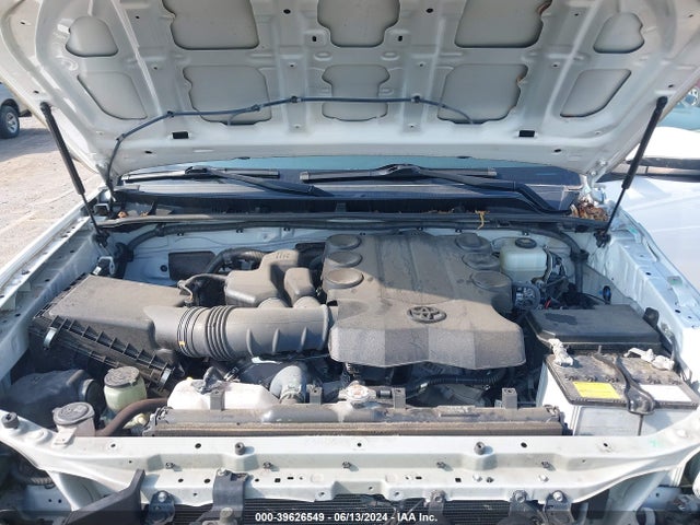 Toyota 4RUNNER SR5 2019 JTEBU5JR9K5668419 Image 10