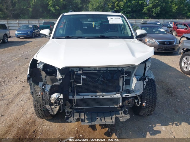Toyota 4RUNNER SR5 2019 JTEBU5JR9K5668419 Image 13