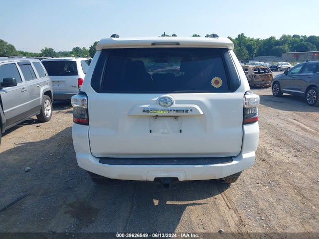 Toyota 4RUNNER SR5 2019 JTEBU5JR9K5668419 Image 17