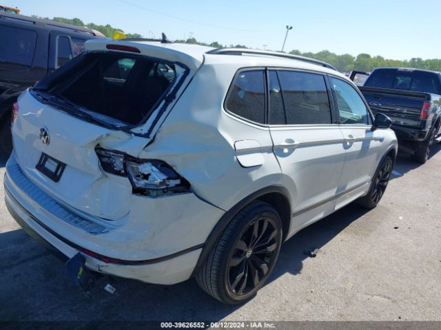 3VV3B7AX7MM153992 Volkswagen Tiguan 2.0t Se/2.0t Se R-line Black/2.0t Sel