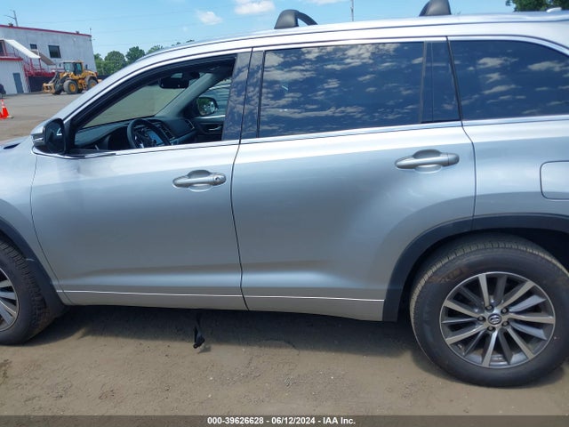 Toyota Highlander Xle 2018 5TDJZRFH6JS864240 Image 14