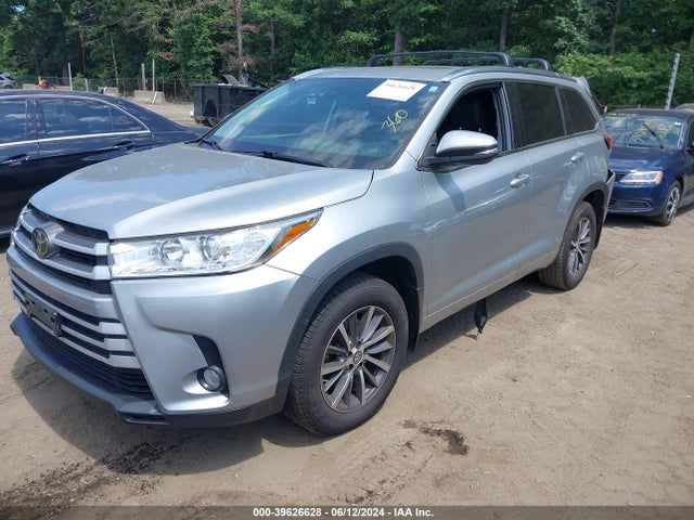 Toyota Highlander Xle 2018 5TDJZRFH6JS864240 Image 2
