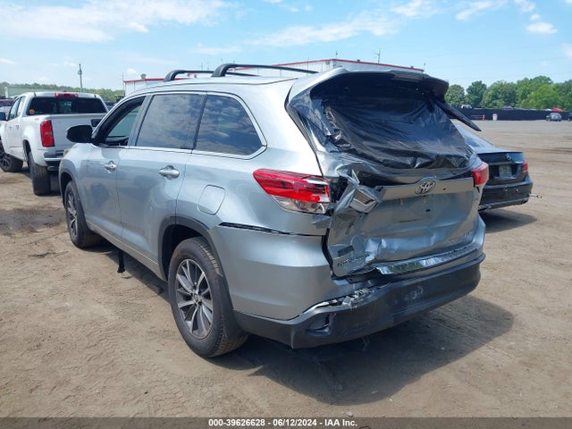Toyota Highlander Xle 2018 5TDJZRFH6JS864240 Image 3