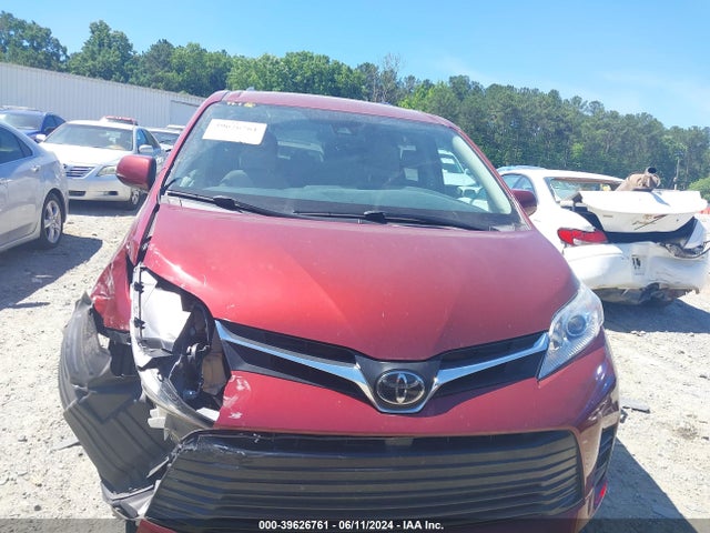 Toyota Sienna Le 8 Passenger 2018 5TDKZ3DC6JS950964 Image 12
