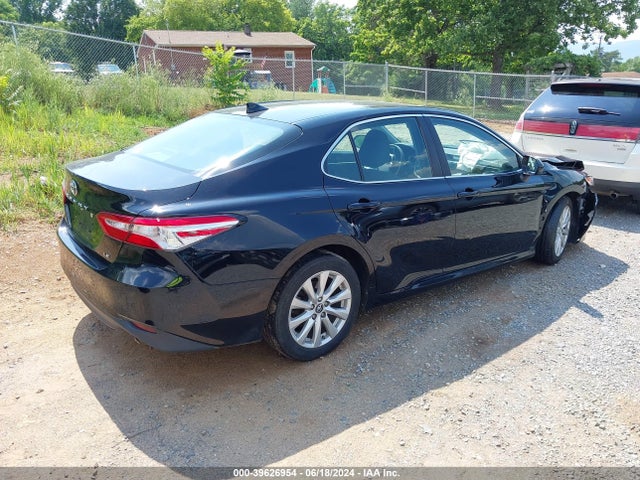 Toyota CAMRY LE 2019 4T1B11HKXKU746142 Image 4