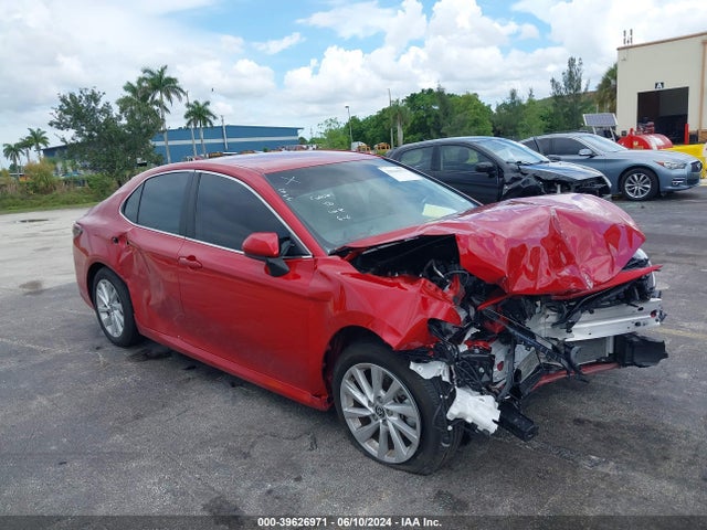 Toyota CAMRY LE 2024 4T1C11AK6RU207672 zdjęcie główne