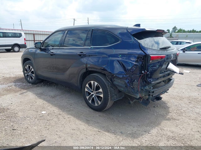 Toyota Highlander Xle 2021 5TDGZRBH0MS073237 Image 3