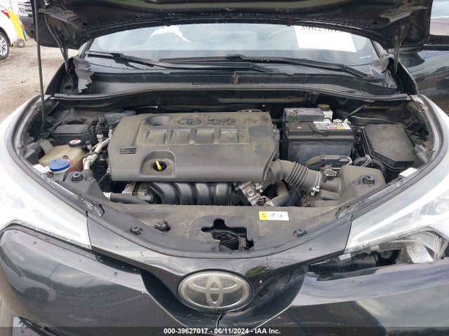 Toyota C-HR XLE 2018 NMTKHMBX9JR010008 Image 10