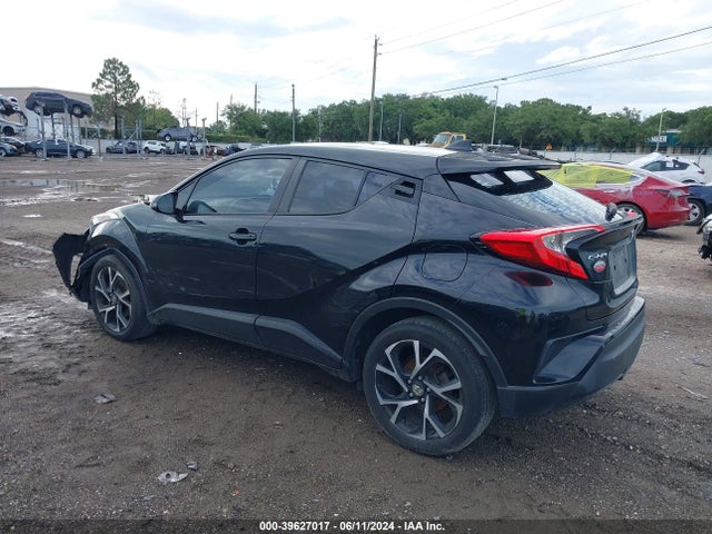 Toyota C-HR XLE 2018 NMTKHMBX9JR010008 Image 3