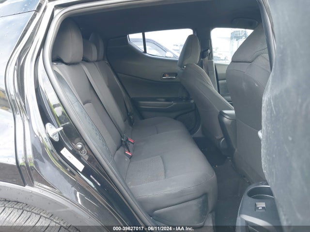 Toyota C-HR XLE 2018 NMTKHMBX9JR010008 Image 8