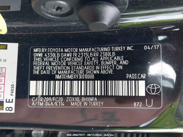 Toyota C-HR XLE 2018 NMTKHMBX9JR010008 Image 9