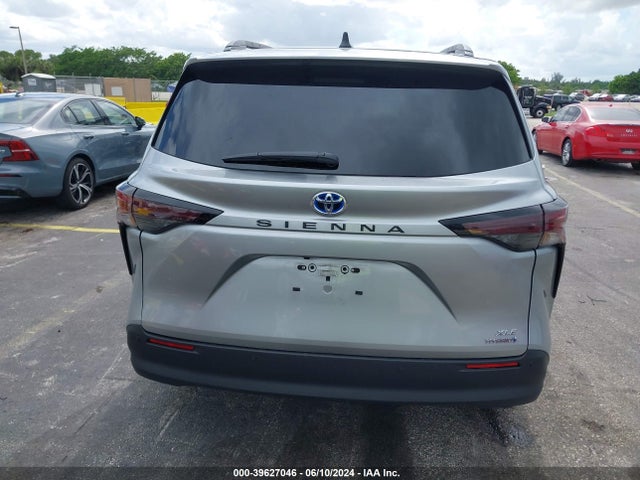 Toyota SIENNA XLE 2024 5TDYRKEC7RS182927 Image 16