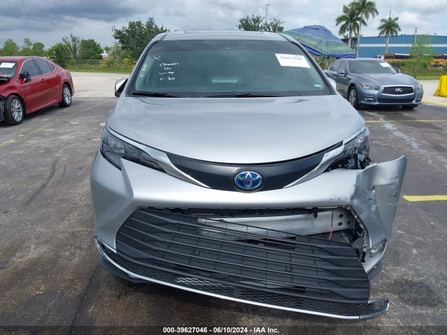 Toyota SIENNA XLE 2024 5TDYRKEC7RS182927 Image 6