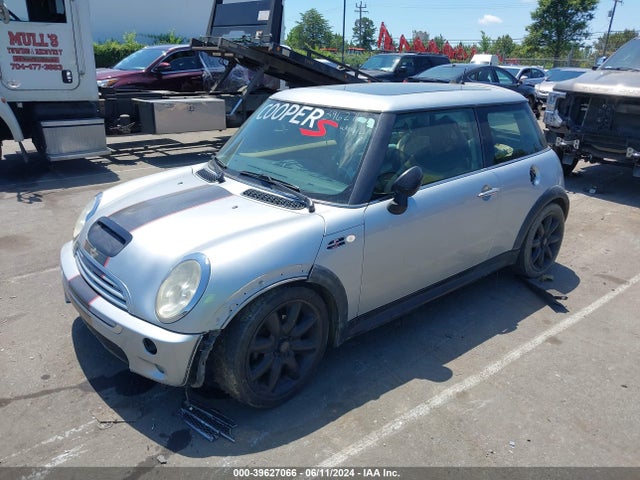 2002 MINI COOPER S WMWRE334X2TD53825 Photo 1