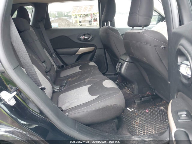 1C4PJMCX8JD517682 Jeep Cherokee Latitude 4x4