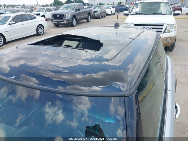 2010 MINI COOPER WMWMF3C55ATU77433 Photo 5