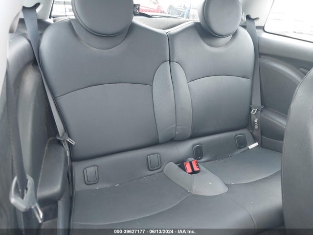 2010 MINI COOPER WMWMF3C55ATU77433 Photo 7