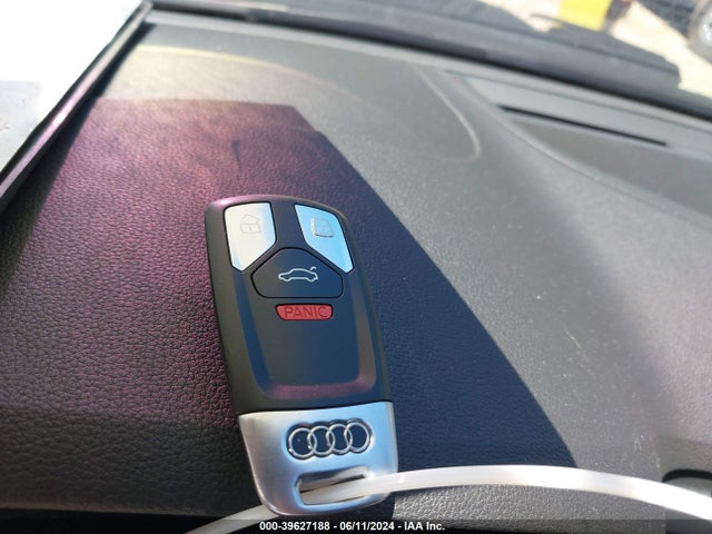 WAUENAF40JA063776 Audi A4 2.0t Premium/2.0t Tech Premium