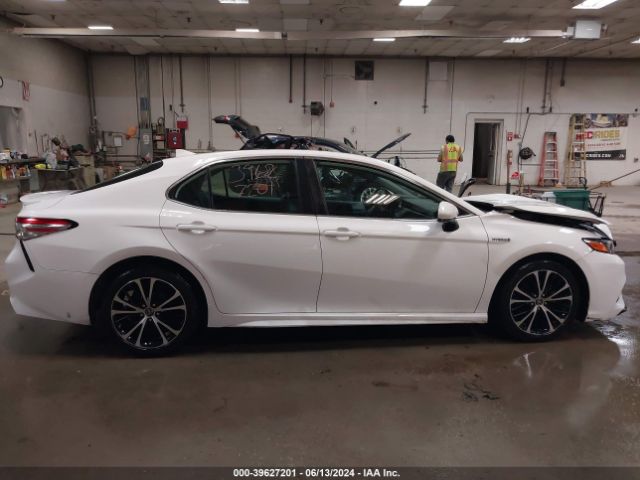4T1B21HK1KU012017 Toyota Camry Hybrid Se