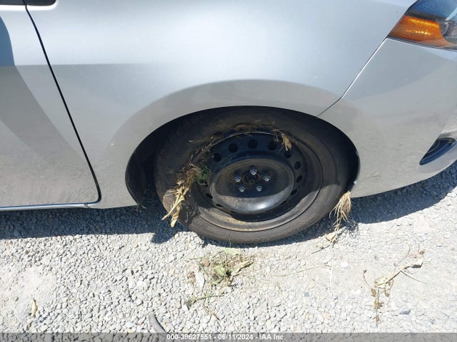 Toyota COROLLA LE 2018 5YFBURHE2JP743283 Image 19