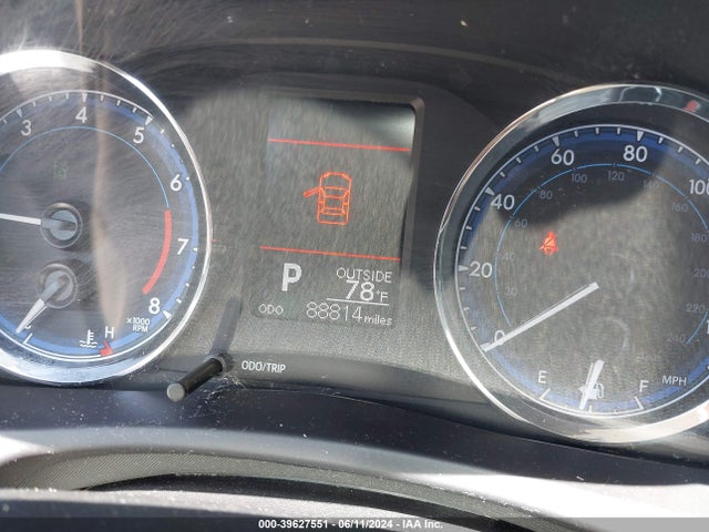 Toyota COROLLA LE 2018 5YFBURHE2JP743283 Image 7