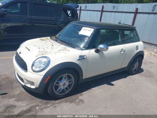 2009 MINI COOPER S WMWMF73559TT96273 Photo 1