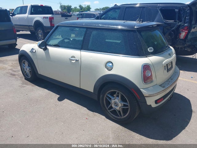 2009 MINI COOPER S WMWMF73559TT96273 Photo 2