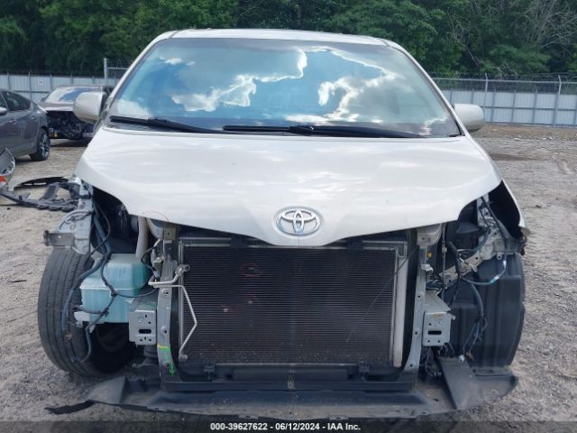 5TDYK3DCXFS661429 Toyota Sienna Xle 8 Passenger