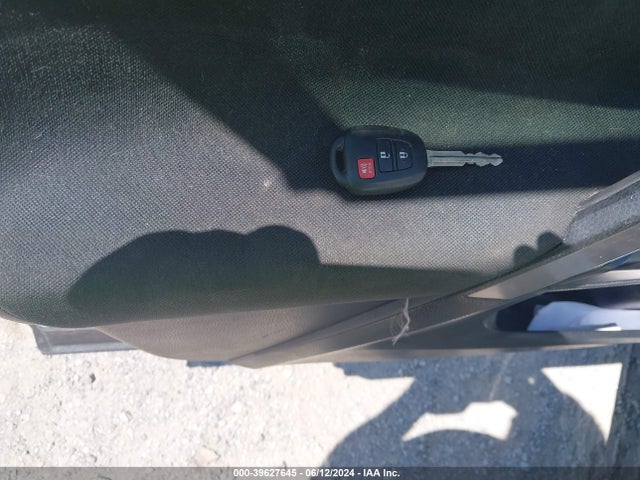 Toyota RAV4 LE 2017 JTMBFREV1HJ164864 Image 11