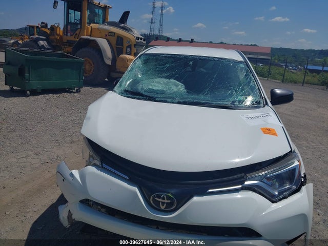 Toyota RAV4 LE 2017 JTMBFREV1HJ164864 Image 6