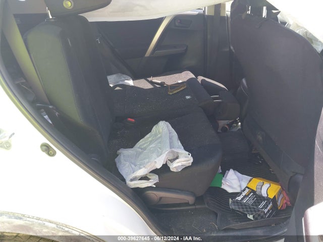 Toyota RAV4 LE 2017 JTMBFREV1HJ164864 Image 8