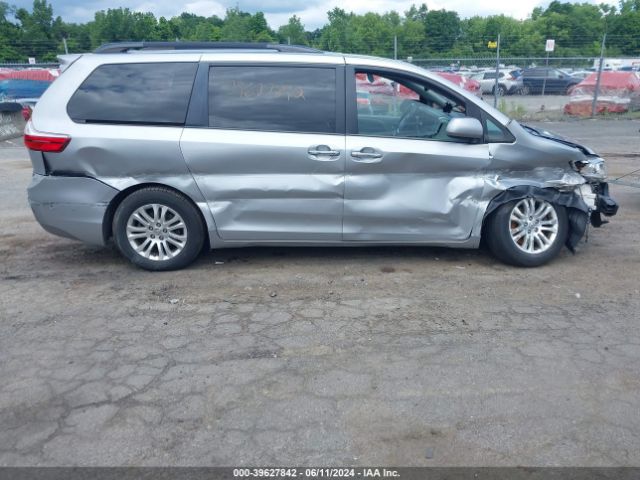 5TDYK3DCXFS568247 Toyota Sienna Xle Premium 8 Passenger