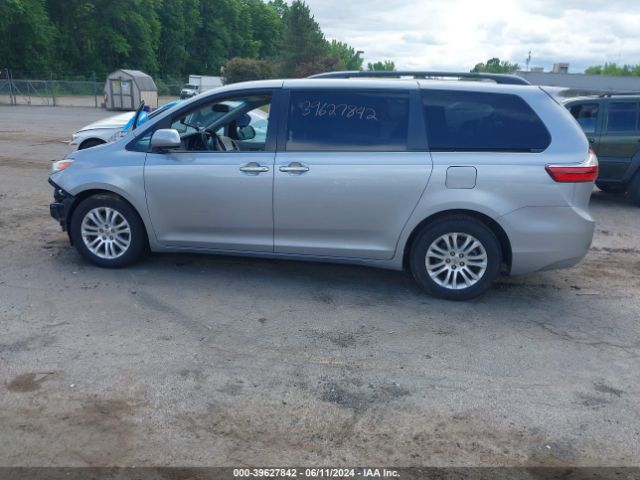 5TDYK3DCXFS568247 Toyota Sienna Xle Premium 8 Passenger