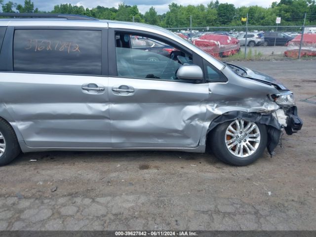 5TDYK3DCXFS568247 Toyota Sienna Xle Premium 8 Passenger
