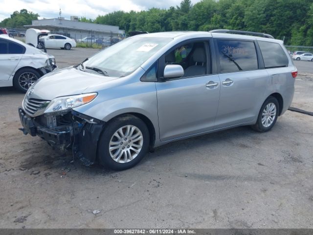 5TDYK3DCXFS568247 Toyota Sienna Xle Premium 8 Passenger