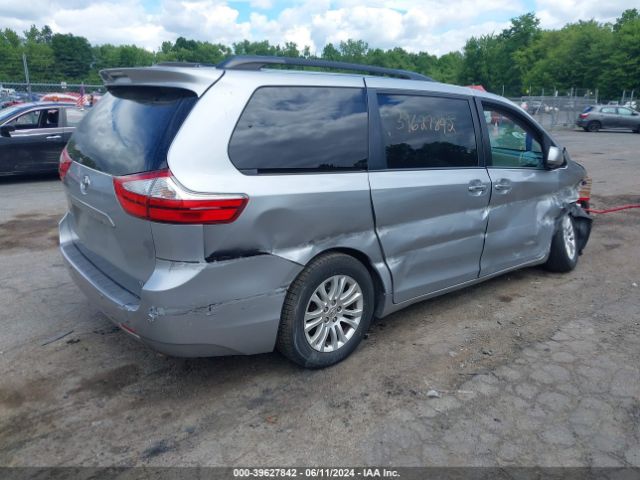 5TDYK3DCXFS568247 Toyota Sienna Xle Premium 8 Passenger