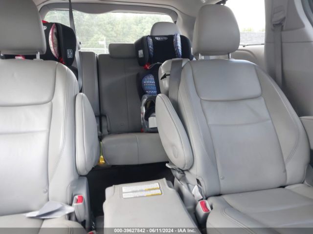 5TDYK3DCXFS568247 Toyota Sienna Xle Premium 8 Passenger
