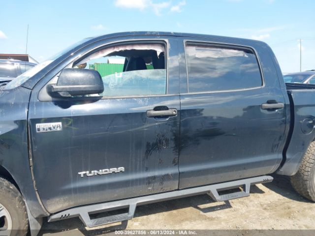 5TFDW5F12JX757097 Toyota Tundra Sr5 5.7l V8