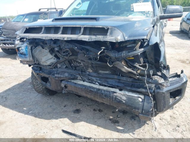 5TFDW5F12JX757097 Toyota Tundra Sr5 5.7l V8