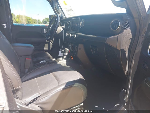 1C4HJXENXLW153435 Jeep Wrangler Unlimited Sahara 4x4