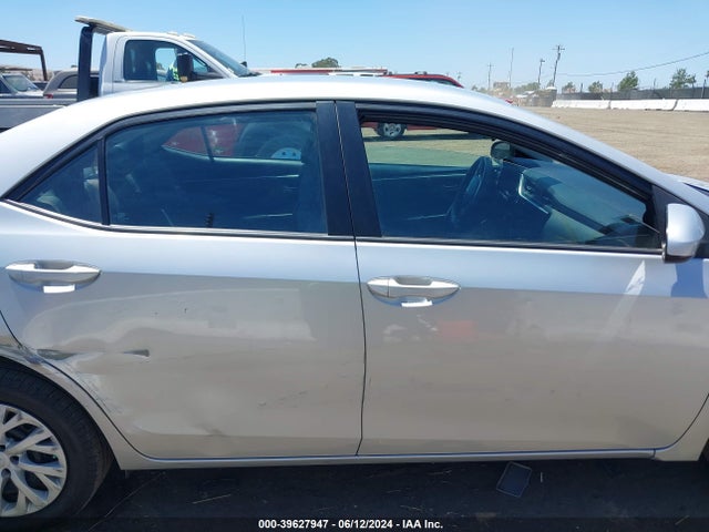 Toyota COROLLA LE 2018 5YFBURHE8JP761979 Image 13