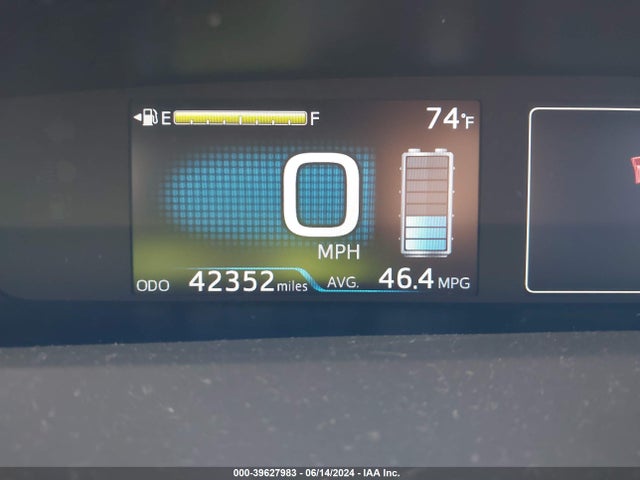 Toyota Prius Two 2016 JTDKBRFU2G3524177 Image 16