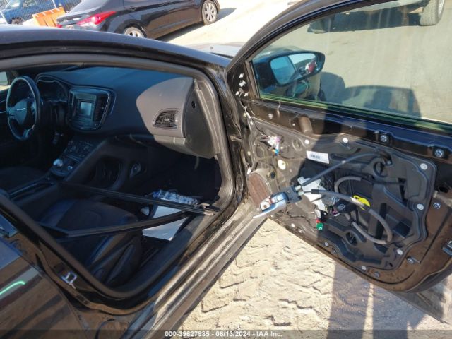 1C3CCCBB4GN151042 Chrysler 200 S