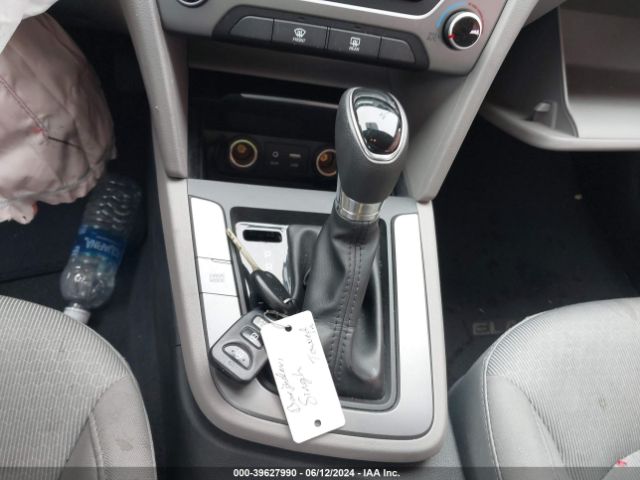 5NPD84LF7HH153250 Hyundai ELANTRA SE