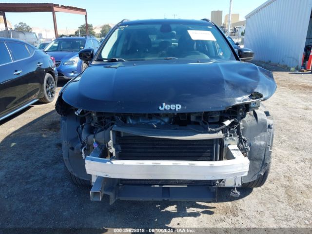 3C4NJCBB7JT186806 Jeep Compass Latitude Fwd