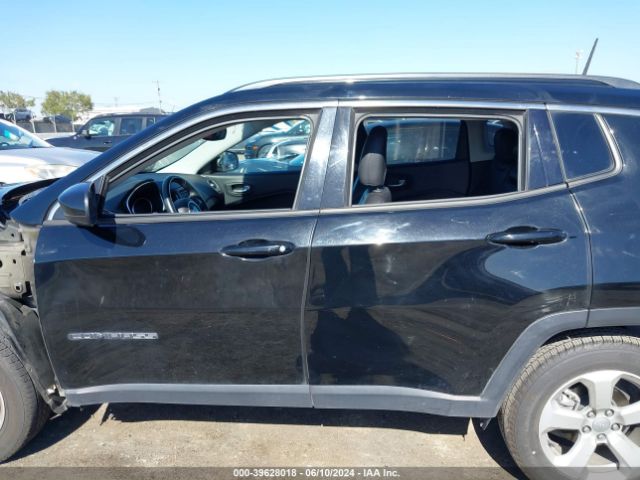 3C4NJCBB7JT186806 Jeep Compass Latitude Fwd