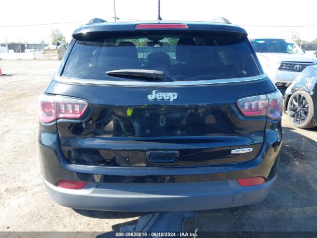 3C4NJCBB7JT186806 Jeep Compass Latitude Fwd