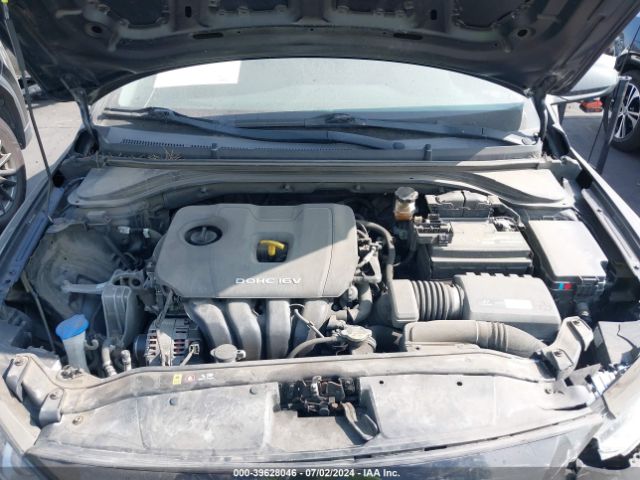 5NPD74LF9JH220813 Hyundai ELANTRA SE